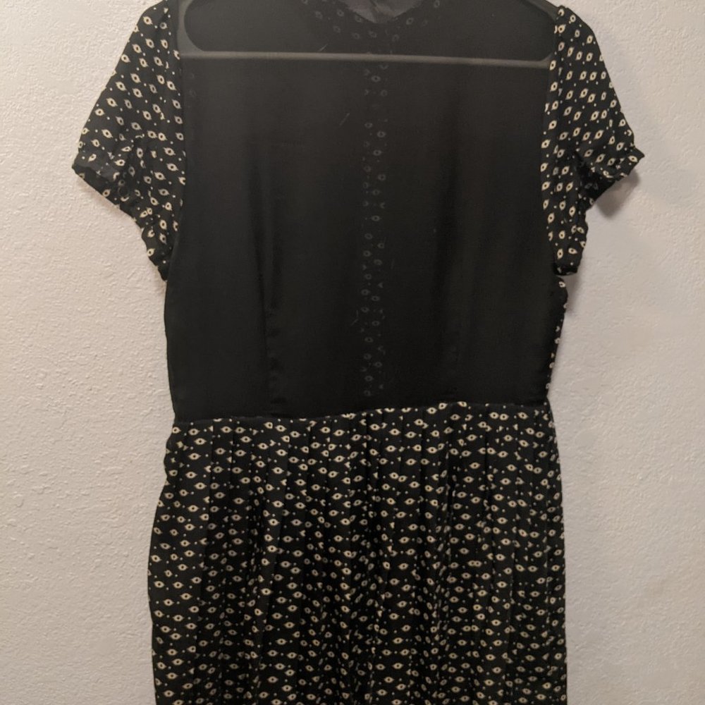Button up Dress - Picture 2 of 3